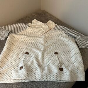 Maurice’s crowl zipped neck sweatshirt. Like new. Polka dots. 4x